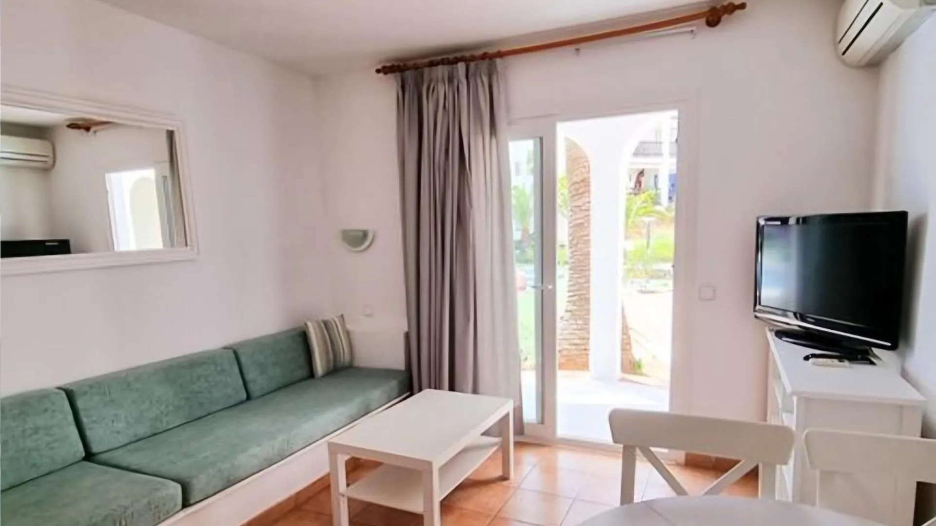 Estudio Siesta Santa Eularia des Riu Apartmán